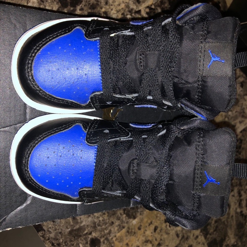 Jordan 1 MID